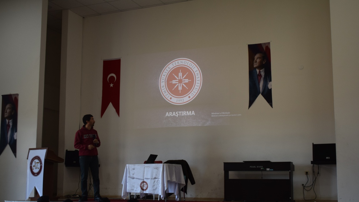 İzmir Yüksek Teknoloji Enstitüsü'nden (İYTE)  Dr. Öğr. Üyesi Mehmet Ali KÜÇÜKER Meslek Tanıtım Günlerinin bugünkü  konuğuydu.